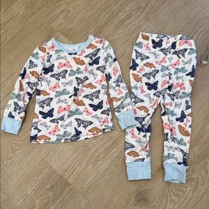 Caden Lane Butterfly Print Kids Pajama Set Size 18-24 Months